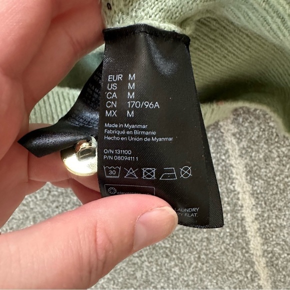 H&M Mint Green Soft Brushed Oversized Sweater with Shoulder Button Detail - Picture 4 of 5